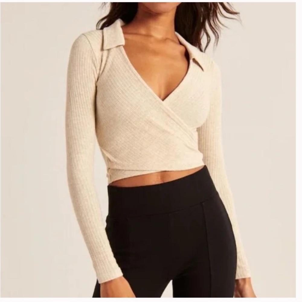 ✨AMBERCROMBIE & FITCH Long-Sleeve Ribbed Polo Wrap Top Size Medium